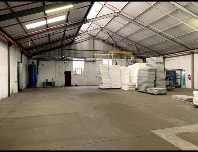 6,100M² FACTORY FOR SALE IN PAROW INDUSTRIAL